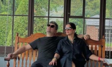 Yllka Gashi pozon me nënën si rrallëherë