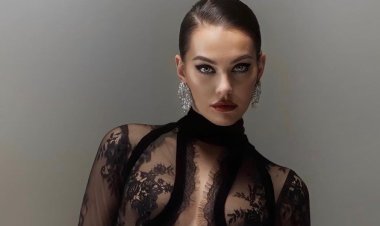 Gresa Hoti pozon në vello pranë të dashurit të saj