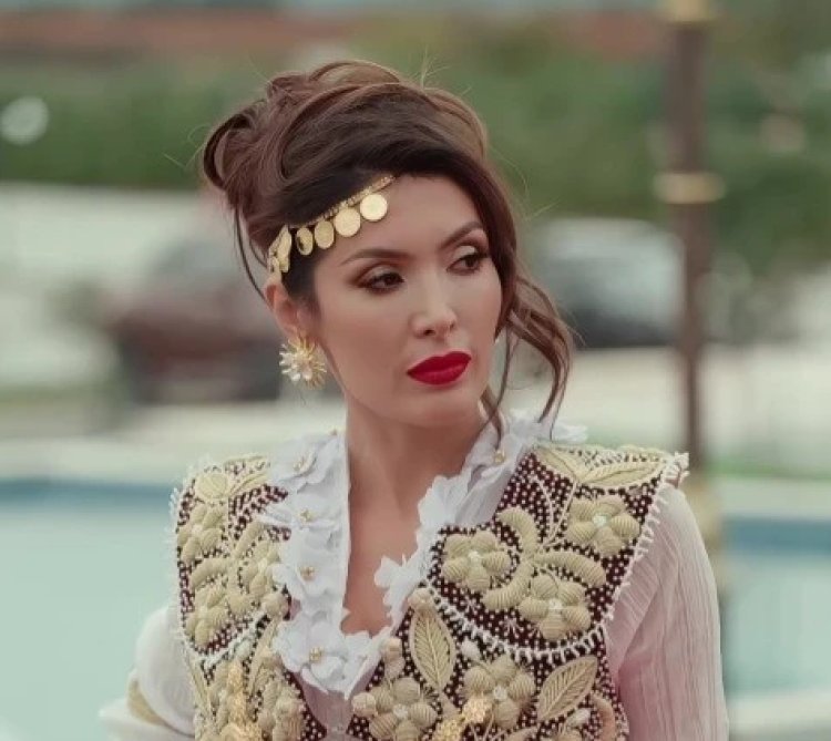 Nora Istrefi befason sërish fansat, ndërsa shfaqet me veshje tradicionale