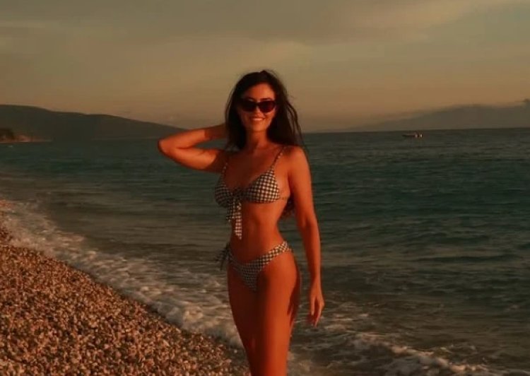 Eva Murati shkëlqen në bregdetin shqiptar: Borshi bosh, ashtu siç më pëlqen mua