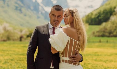 Eni dhe Genci sjellin kartolinën e fundvitit të parët me familje