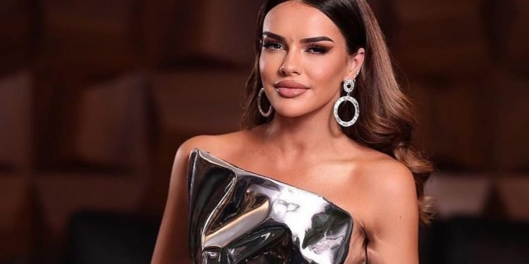 Ariana Fejzullahu e tëra me marka luksoze, duket “film”