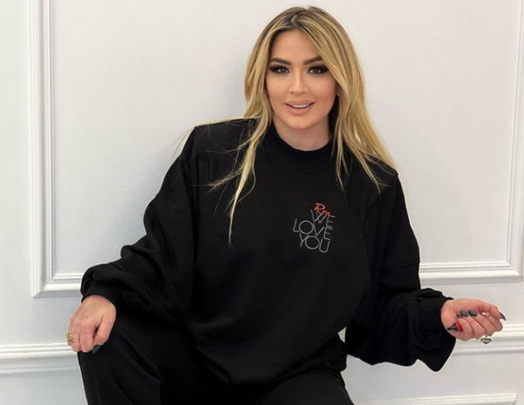 Rozana Radi unike me elegancën e saj