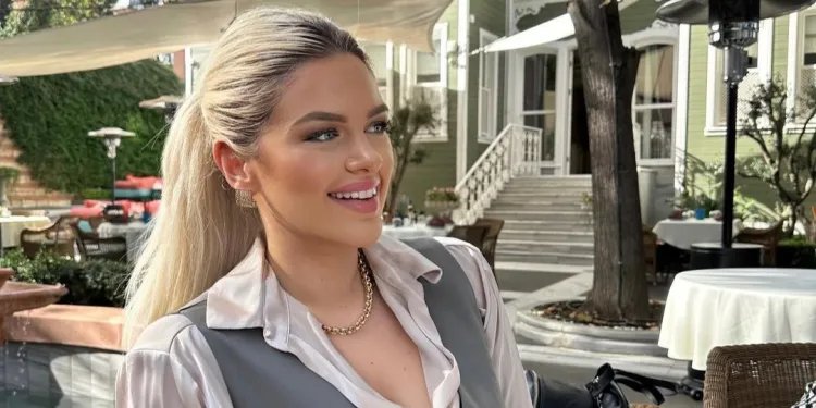 Learta Jakupi pas dy mbesave bëhet me nip, e lumtur ndan foton emocionuese